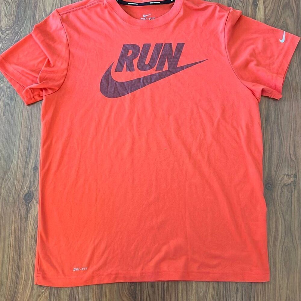 Nike run dri-fit dark orange short sleeve men's T-shirt size L